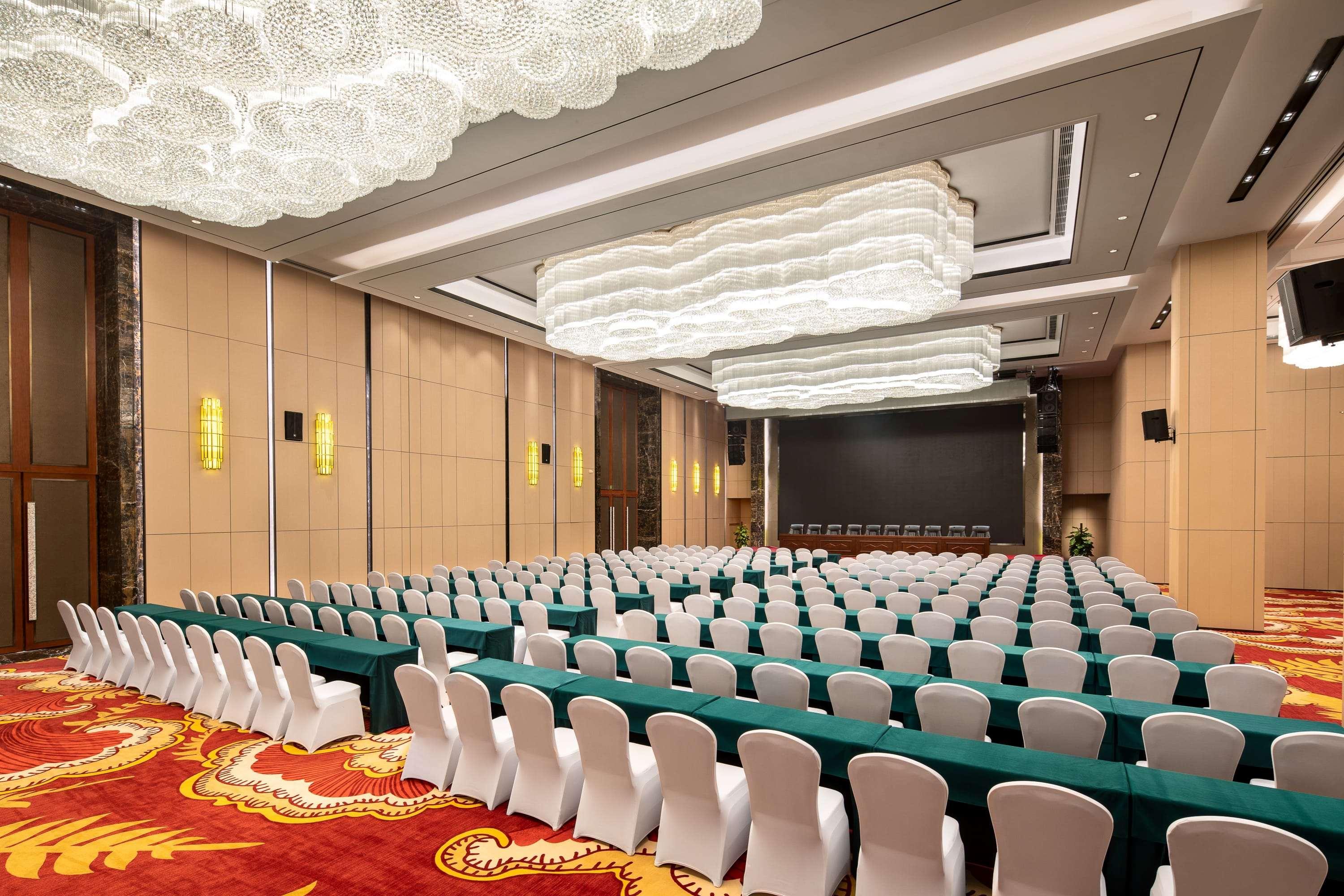 Ramada Wyndham Zhengzhou Xinzheng Hotel Xinzheng  Bagian luar foto