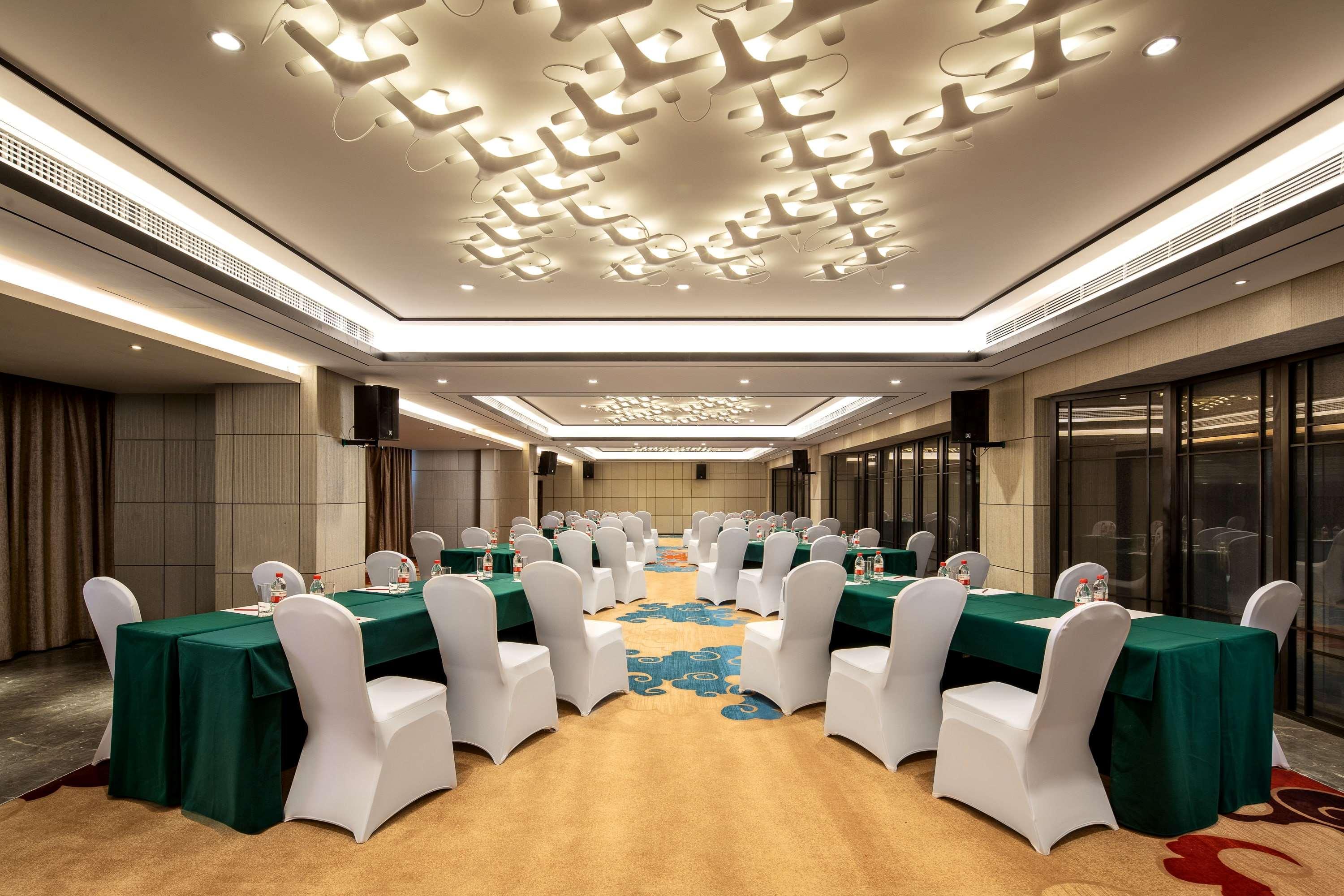 Ramada Wyndham Zhengzhou Xinzheng Hotel Xinzheng  Bagian luar foto