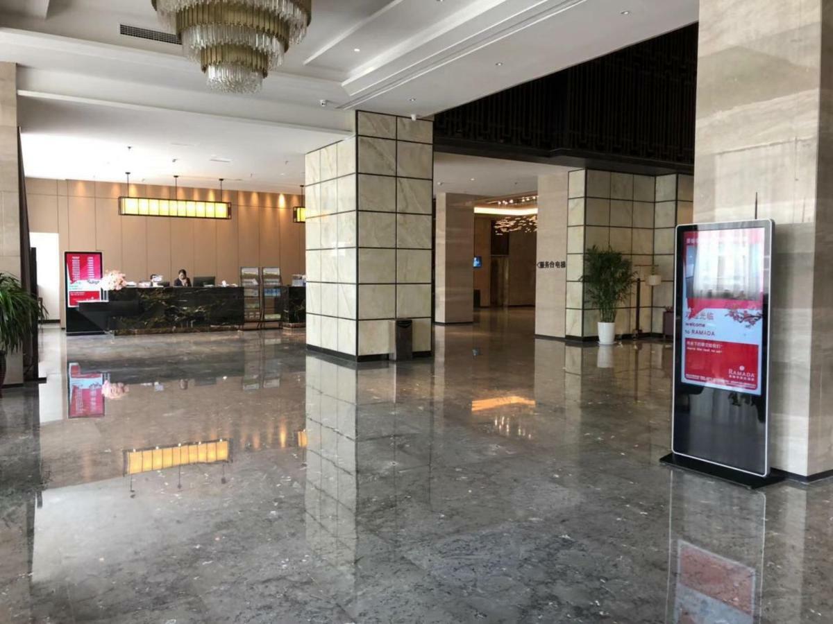 Ramada Wyndham Zhengzhou Xinzheng Hotel Xinzheng  Bagian luar foto